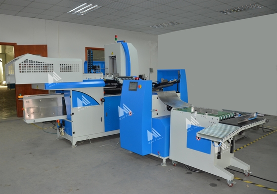 Máquina automática de carcasa de libro de cubierta dura cuadrada con una estación de formación conjunta MF-FAC390