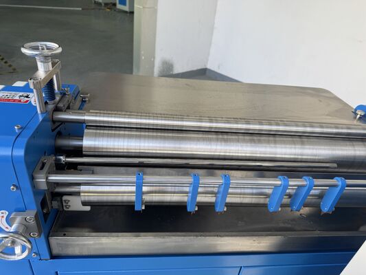 Máquina Inteligente para Libros de Tapa Dura con Fabricación de Estuches Plegables en Cuatro Lados